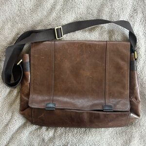 Vintage Fossil Leather Messenger Bag